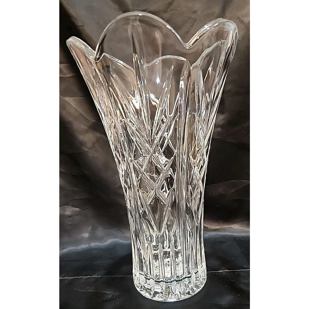 ST. George Crystal 24% Lead Crystal Vase 10.5" Tall 6 1/2" Diameter
